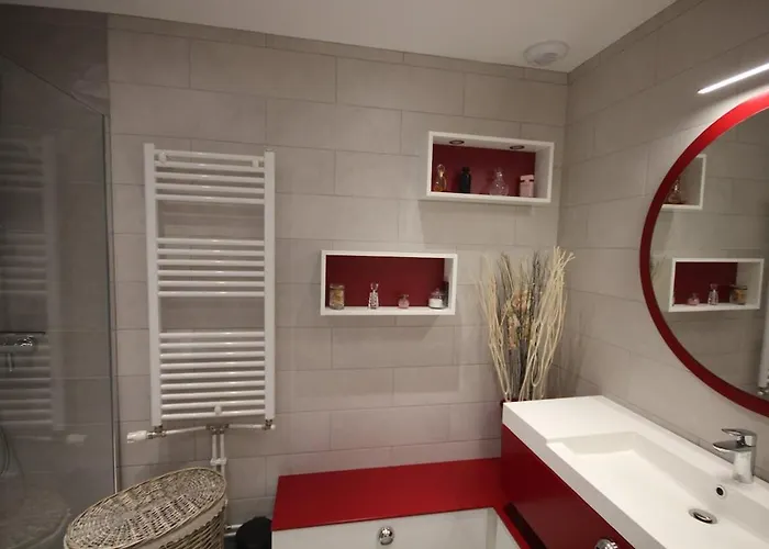 Confortable 2 Proche Du Tram شقة