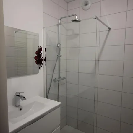 Confortable 2 Proche Du Tram Appartamento